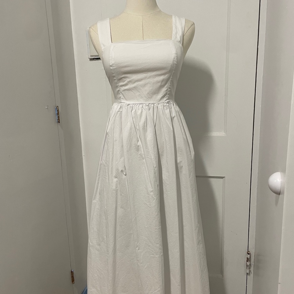 Elegant White Sleeveless Dress XS - Picture 2 of 4